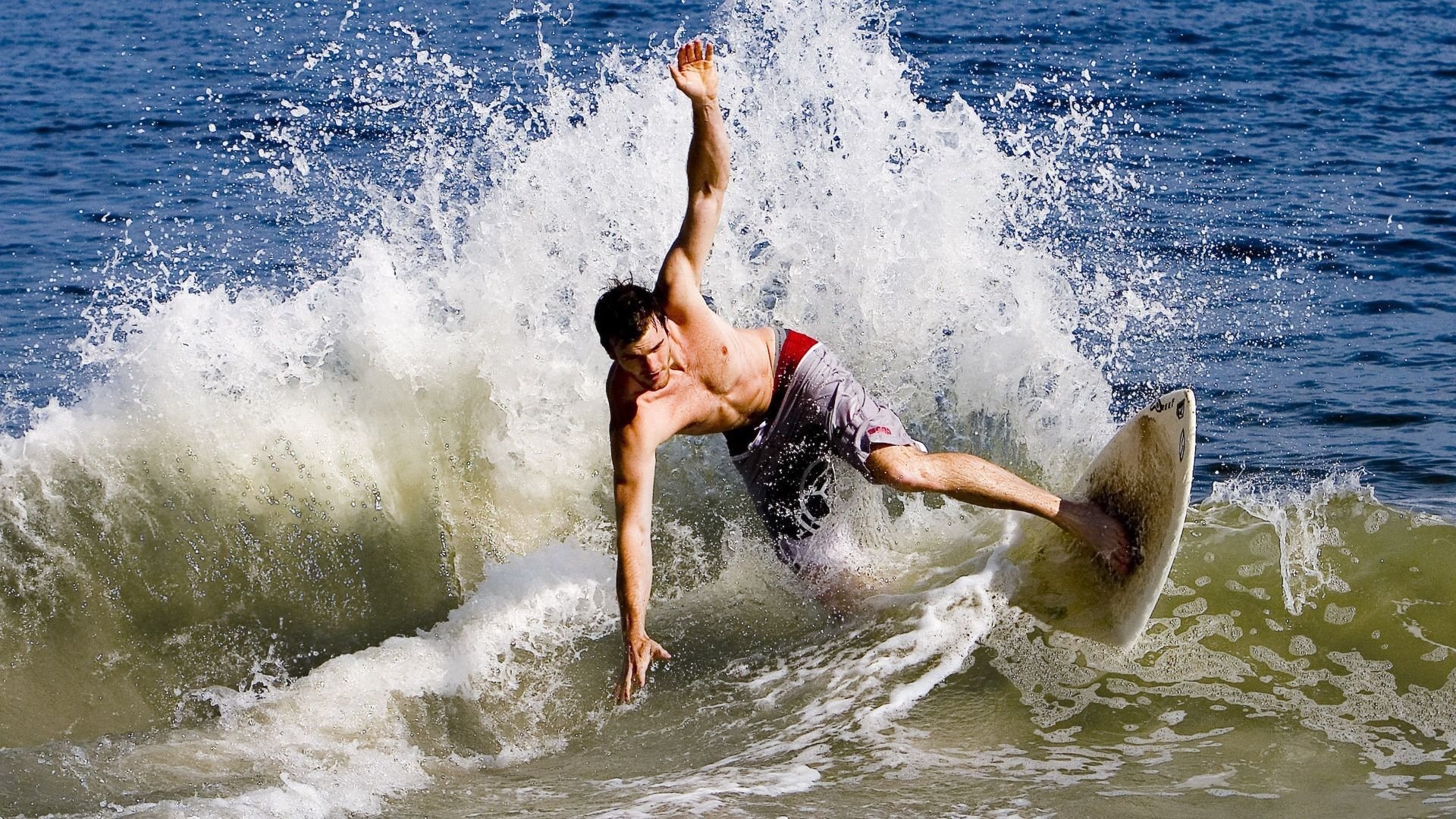 意甲联赛中出现多场惊险“绝杀”场面，意甲的比赛